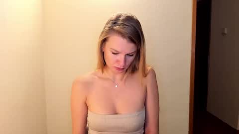 Snapshot of sweet_angel_a chatting on 12-19-25, 12:45 Ann - your sweet girl online show from 12-19-25, 12:45