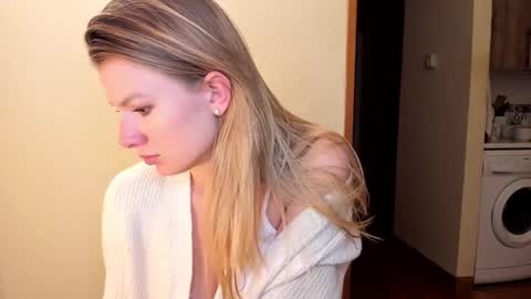 Snapshot of sweet_angel_a chatting on 01-06-26, 07:50 Ann - your sweet girl online show from 01-06-26, 07:50