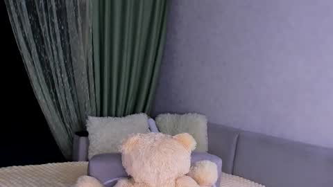 Alice online show from 06-18-26, 04:00