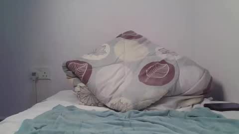 Snapshot of sweet_berry90 chatting on 10-31-25, 01:17 Sweet berry90 online show from 10-31-25, 01:17