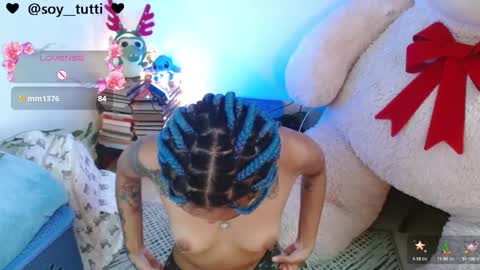 Snapshot of sweet_bluee chatting on 12-10-24, 03:01 Tutti online show from 12-10-24, 03:01