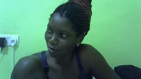 sweet_cherie1 online show from 04-28-26, 06:46