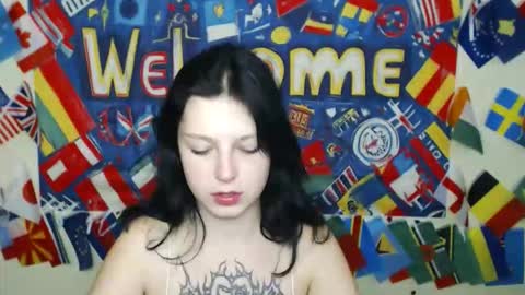 Snapshot of sweet_cherryg chatting on 10-01-25, 12:22 Ivy online show from 10-01-25, 12:22