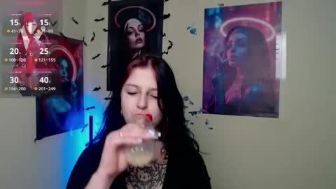 Snapshot of sweet_cherryg chatting on 01-09-26, 02:09 Ivy online show from 01-09-26, 02:09