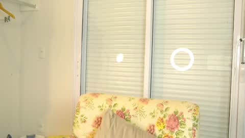 Snapshot of sweet_chilli_ chatting on 02-09-25, 12:17 Bruna - Live on December - My wishlist online show from 02-09-25, 12:17