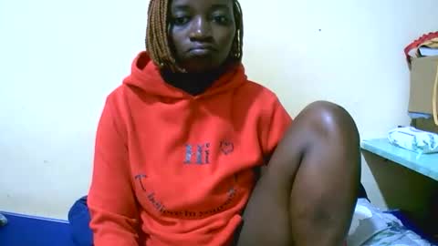 Snapshot of sweet_elena24 chatting on 10-01-25, 03:34 shillah online show from 10-01-25, 03:34