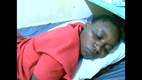 Snapshot of sweet_elena24 chatting on 10-21-25, 10:43 shillah online show from 10-21-25, 10:43