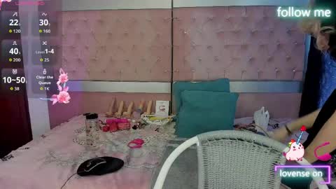  emmili  online show from 04-30-26, 12:22