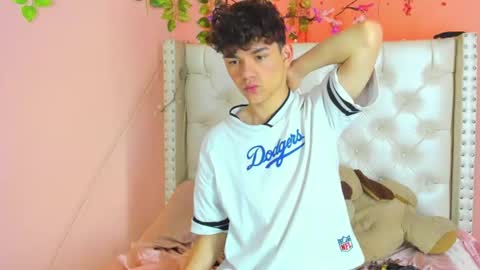 Felipe independent model online show from 06-15-26, 05:53