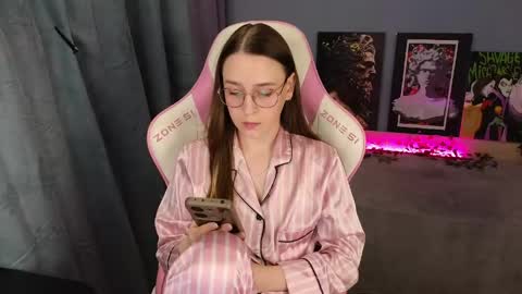 Snapshot of sweet_frosty chatting on 05-04-26, 03:57 Alice online show from 05-04-26, 03:57