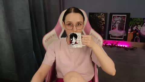 Snapshot of sweet_frosty chatting on 05-27-26, 03:14 Alice online show from 05-27-26, 03:14