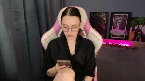 Snapshot of sweet_frosty chatting on 06-02-26, 04:14 Alice online show from 06-02-26, 04:14