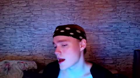 Snapshot of sweet_guys_ chatting on 11-22-25, 11:04 Jack online show from 11-22-25, 11:04