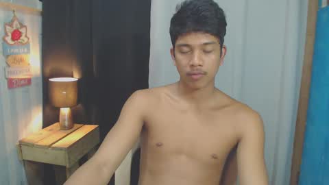 sweet_guyxx online show from 01-08-25, 05:05