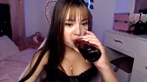 Snapshot of sweet_hannaah chatting on 07-14-26, 03:00 Hannah online show from 07-14-26, 03:00