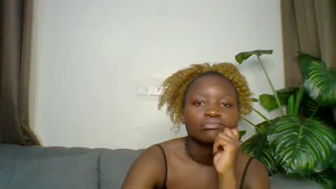 Snapshot of sweet_jenica chatting on 06-30-26, 04:46 ESTHER NEEMA online show from 06-30-26, 04:46