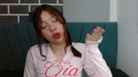 sweet_kitty_05 online show from 04-27-26, 11:36