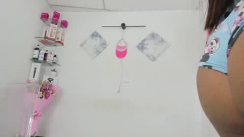 Snapshot of sweet_litle chatting on 07-07-26, 06:47 sweet_litle online show from 07-07-26, 06:47