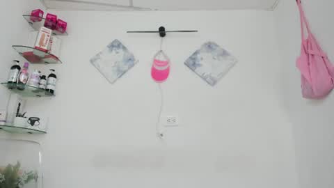 Snapshot of sweet_litle chatting on 07-25-26, 07:11 sweet_litle online show from 07-25-26, 07:11