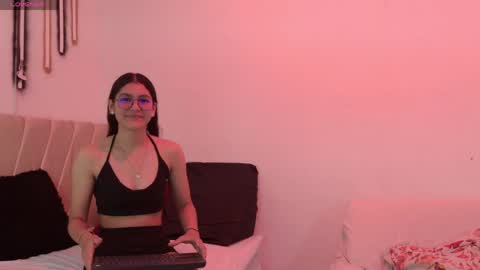 Snapshot of sweet_litle_ chatting on 05-02-26, 12:32 Mia online show from 05-02-26, 12:32