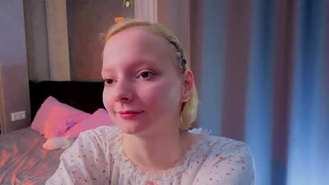 Snapshot of sweet_lynx chatting on 04-27-26, 04:16 Lana online show from 04-27-26, 04:16