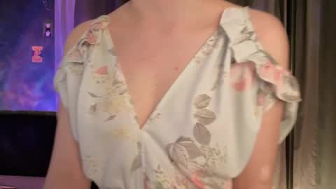 Snapshot of sweet_lynx chatting on 05-31-26, 06:09 Lana online show from 05-31-26, 06:09