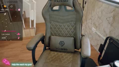 Snapshot of sweet_marie07 chatting on 10-24-25, 04:31 cheeky Bum07 online show from 10-24-25, 04:31