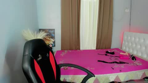 sweet_marie21 online show from 04-29-26, 07:01