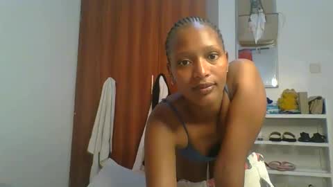 Linda online show from 04-11-26, 01:43