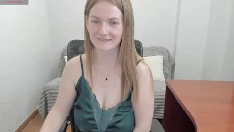 Snapshot of sweet_melody_of_ur_heart chatting on 05-05-26, 06:16 Mila online show from 05-05-26, 06:16