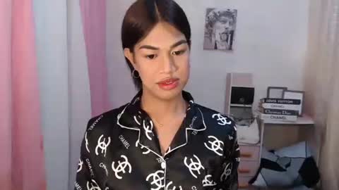 Snapshot of sweet_melonxxx chatting on 10-29-25, 06:31 Melon online show from 10-29-25, 06:31