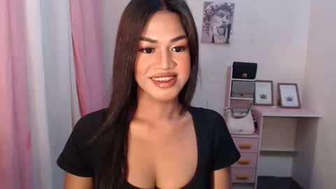 Snapshot of sweet_melonxxx chatting on 02-12-26, 10:32 Melon online show from 02-12-26, 10:32