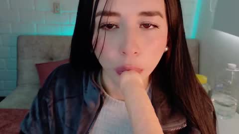 Snapshot of sweet_miaa24 chatting on 09-16-25, 08:43 Sweet Mia online show from 09-16-25, 08:43