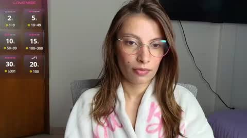 Snapshot of sweet_moon_v_ chatting on 06-13-26, 05:11 sweet_moon_v_ online show from 06-13-26, 05:11