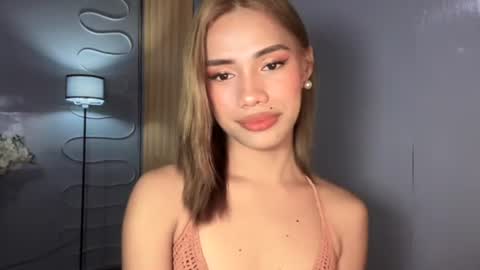 sweet_nikki03 online show from 06-06-26, 10:20