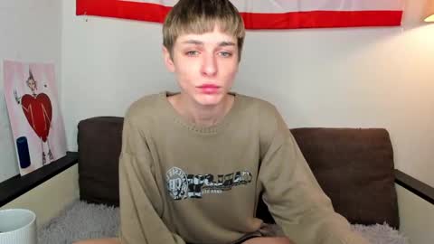 Snapshot of sweet_peach__ chatting on 12-08-24, 10:36 kira online show from 12-08-24, 10:36