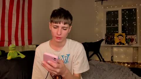Snapshot of sweet_peach__ chatting on 12-23-24, 07:52 kira online show from 12-23-24, 07:52