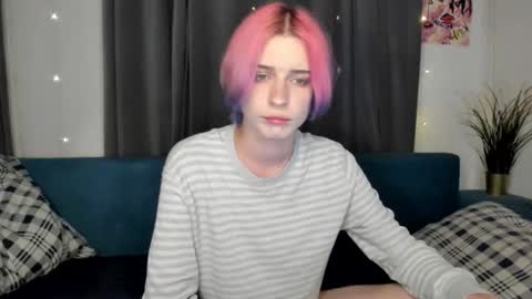 Snapshot of sweet_peach__ chatting on 09-15-25, 08:42 kira online show from 09-15-25, 08:42