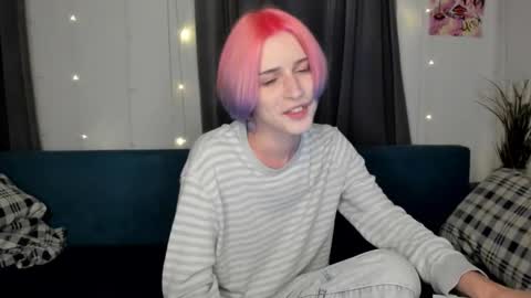 Snapshot of sweet_peach__ chatting on 09-16-25, 10:55 kira online show from 09-16-25, 10:55