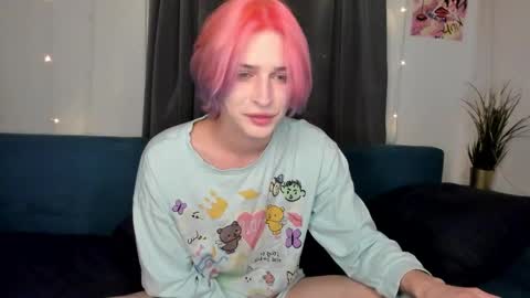 Snapshot of sweet_peach__ chatting on 09-18-25, 08:33 kira online show from 09-18-25, 08:33