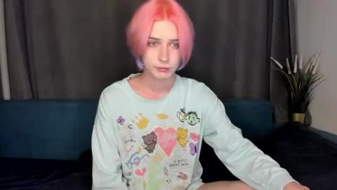 Snapshot of sweet_peach__ chatting on 09-20-25, 08:43 kira online show from 09-20-25, 08:43