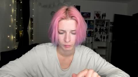 Snapshot of sweet_peach__ chatting on 10-13-25, 09:37 kira online show from 10-13-25, 09:37
