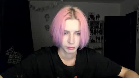 Snapshot of sweet_peach__ chatting on 10-18-25, 09:48 kira online show from 10-18-25, 09:48
