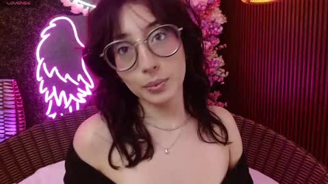 Roxanee online show from 04-25-26, 09:01