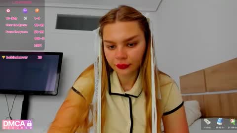 Snapshot of sweet_sabriina chatting on 05-01-26, 06:51 Sabina online show from 05-01-26, 06:51