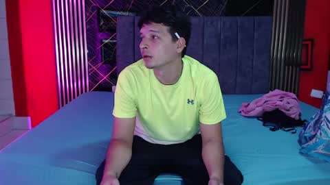 sweet_sofi20 online show from 04-22-26, 02:07