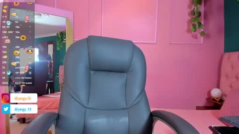 Snapshot of sweet_starxx chatting on 05-06-26, 07:19 Yeileen online show from 05-06-26, 07:19
