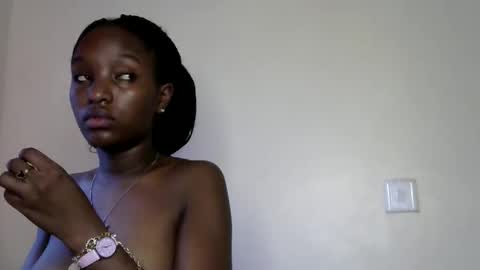 sweet_strawberina online show from 05-08-26, 09:25