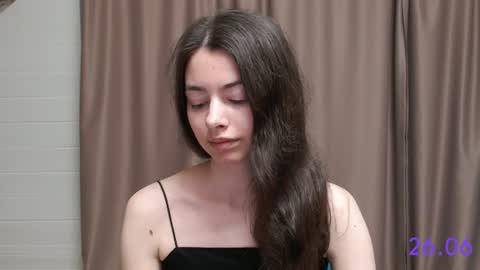 Snapshot of sweet_sweet_angel chatting on 06-26-26, 01:48 Angel online show from 06-26-26, 01:48