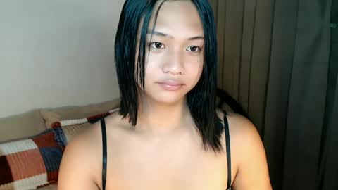 Snapshot of sweet_tenshi chatting on 06-16-26, 03:42 tenshi online show from 06-16-26, 03:42
